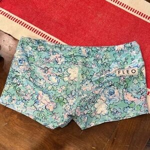 Fleo Women's Floral Green and Blue Athletic Shorts Low Rise Contour